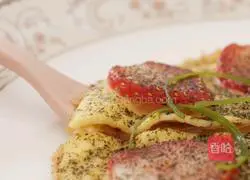 Illustration of how to make seaweed strawberry egg pancake 4