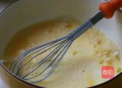 Illustration of how to make peach gum and egg custard 2