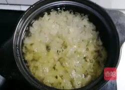 Illustration of how to make Tremella and Snow Pear Soup 6