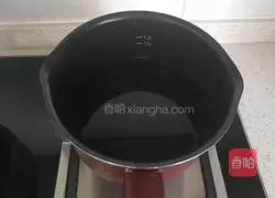 Illustration of how to make fruit lotus root starch soup 5