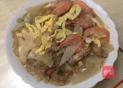 Illustration of how to make mung bean noodle soup 11