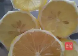 Illustration of how to make rock sugar apple lemonade 2