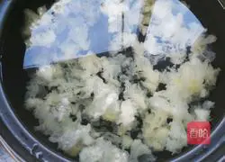 Illustration of how to make Tremella and Lotus Seed Soup 3