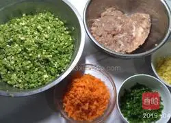 Illustration of how to make beans and meat buns 1