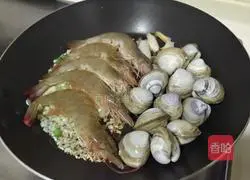 Seafood braised noodles illustration 8