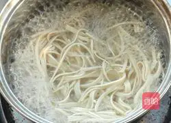 Illustration of Beef Vermicelli Soup 2