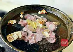 Barley, winter melon and pork ribs soup recipe 6