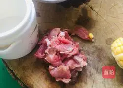 Illustration of how to make corn, yam and lean meat steaming cup 3