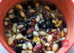 Illustration of how to make grain soup 1