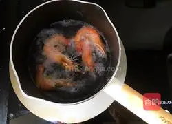 Illustration of how to make shrimp and vegetable rice noodles 3