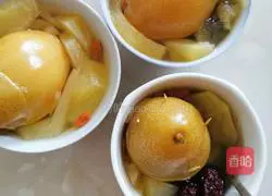 Illustration of how to make rock sugar, snow pear and apple soup 5