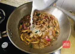 Illustration of how to make fried pork slices with mushrooms 8