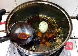 Leon Motherwort Illustration of making jujube and egg soup 5