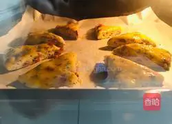  Illustration of how to make chia seed and red date scone 16