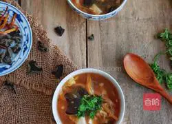 Illustration of a new nutritious way to eat instant spicy spicy soup 17