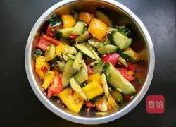 Illustration of how to make cold cucumbers and peppers 16