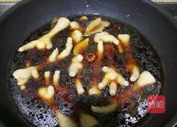 How to make sauce-flavored chicken feet Illustration 5