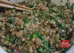 Illustration of how to make pork skin buns 15