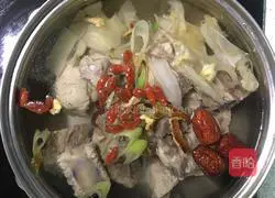 Illustration of how to make Fish Maw and Yuzhu Pork Ribs Soup 6