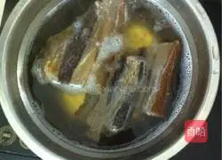 Illustration of how to make fried bitter gourd with sausage 2