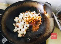 Illustration of how to make hand-made mutton noodles 6