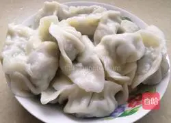 Illustration of how to make pork and fennel dumplings 10