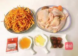 Sichuan - Illustration of how to cook native chicken stewed with cordyceps flowers 1