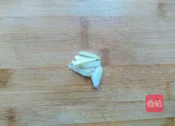 Illustration of how to make stir-fried bean curd with leeks 4