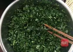 Illustration of how to make leek, egg and shrimp cake 2