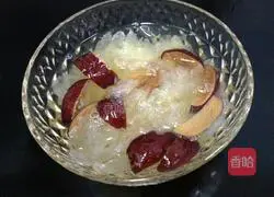 Illustration of how to make rock sugar, white fungus and red date soup 7