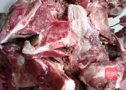 Illustration of firewood stewed bone soup 1