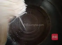 Illustration of how to make noodles with abalone and scallop sauce 3