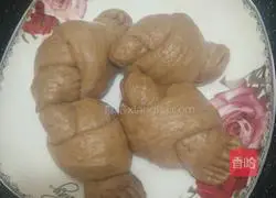 Illustration of how to make brown sugar steamed buns 9