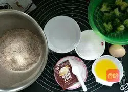 Illustration of how to make small rows of black whole wheat broccoli leaves 1