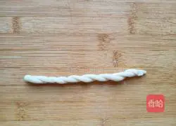 Illustration of how to make small twists (no frying) 7