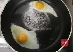 Illustration of how to make shredded pork noodles 2