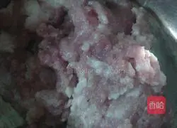 Illustration of how to make mushroom meatballs 1