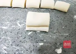 Illustration of how to make steamed flower rolls 15