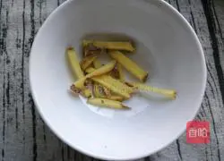 Illustration of how to make shrimp and corn tonic soup 2