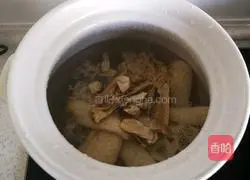 Illustration of how to make shrimp and corn tonic soup 9