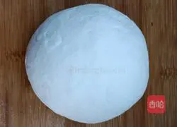 Illustration of how to make three fresh dumplings 1