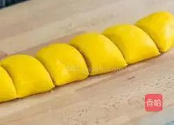 Illustration of how to make pumpkin lotus leaf cake 9