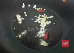 Illustration of how to make fried shredded carrots 2