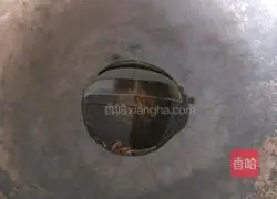 Illustration of how to make tomato and egg drop soup 5