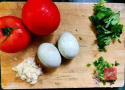 Illustration of how to make tomato and egg drop soup 1
