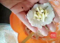 Illustration of how to make cheese shrimp balls 7