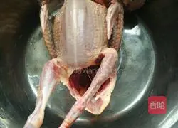 Illustration of how to make pigeon soup 1