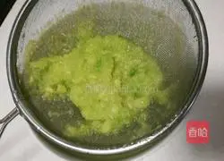 Illustration of how to make soup dumplings 9