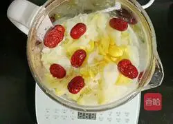 Recipe for Ginkgo Lily and Tremella Soup 6