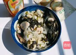 Illustration of how to make seaweed meatball noodles 10